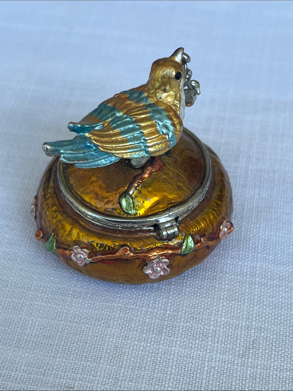 Small Bejewelled Enameled Bird Trinket Box – Heavy Metal & Dangling Cherry Charm - Picture 4 of 7